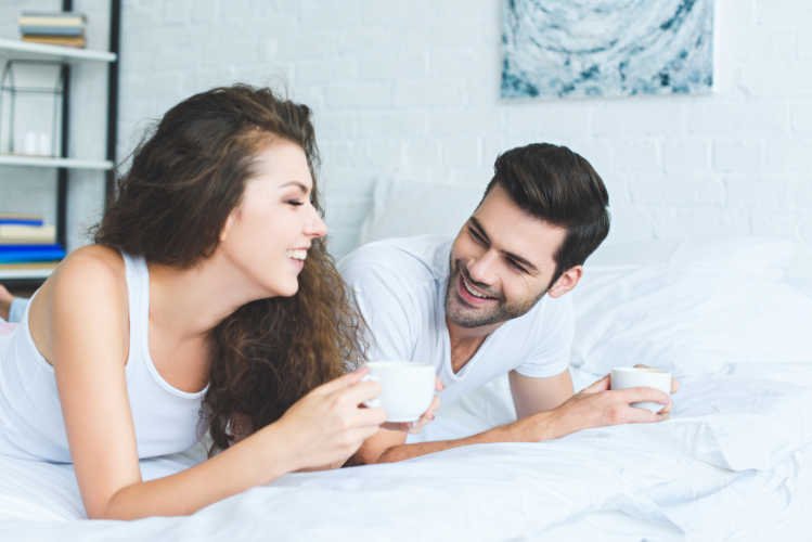 Mogen mijn partner en ik in hetzelfde bed slapen als ik MRSA heb?